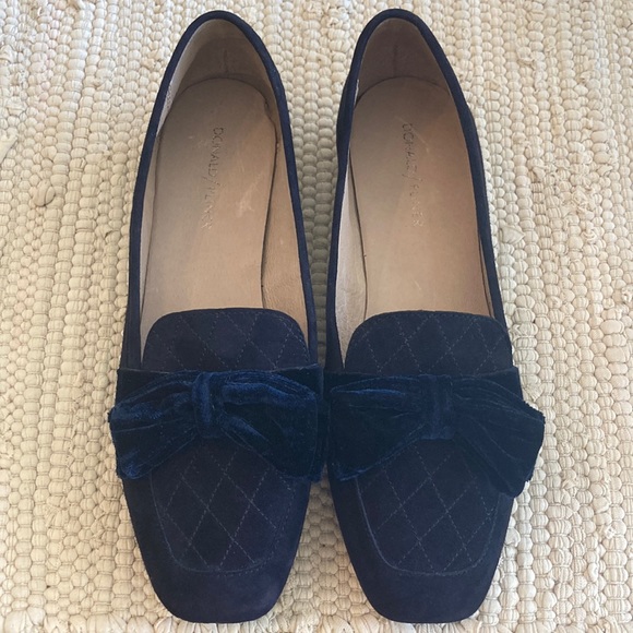 NWOB Donald Pliner Harriet Blue Suede Leather Loafer With Bow. Marked 9M - Picture 3 of 6